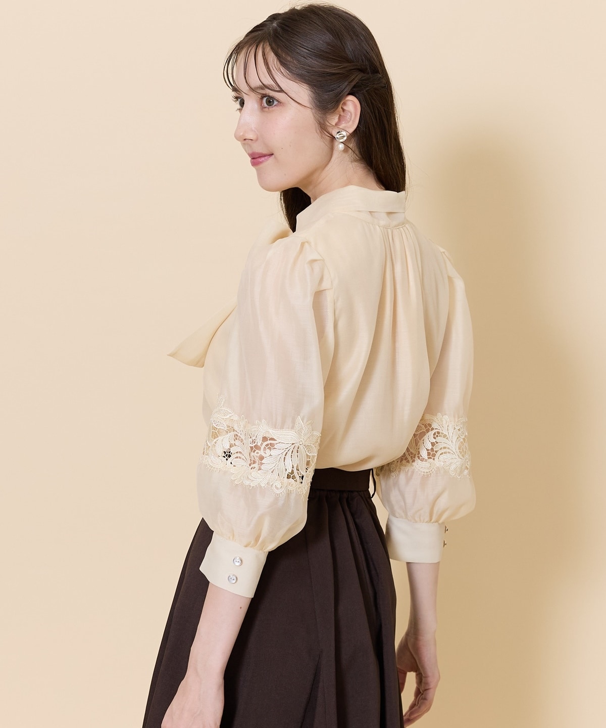 レース切替スリーブシアーボウタイブラウス
