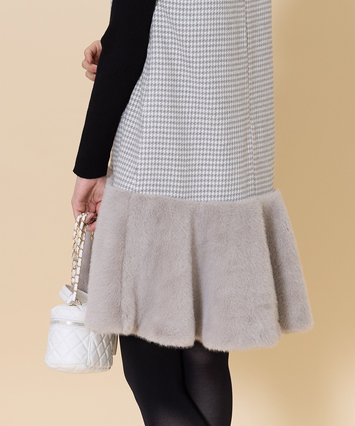 千鳥柄ヘムファーVネックジャンパースカート