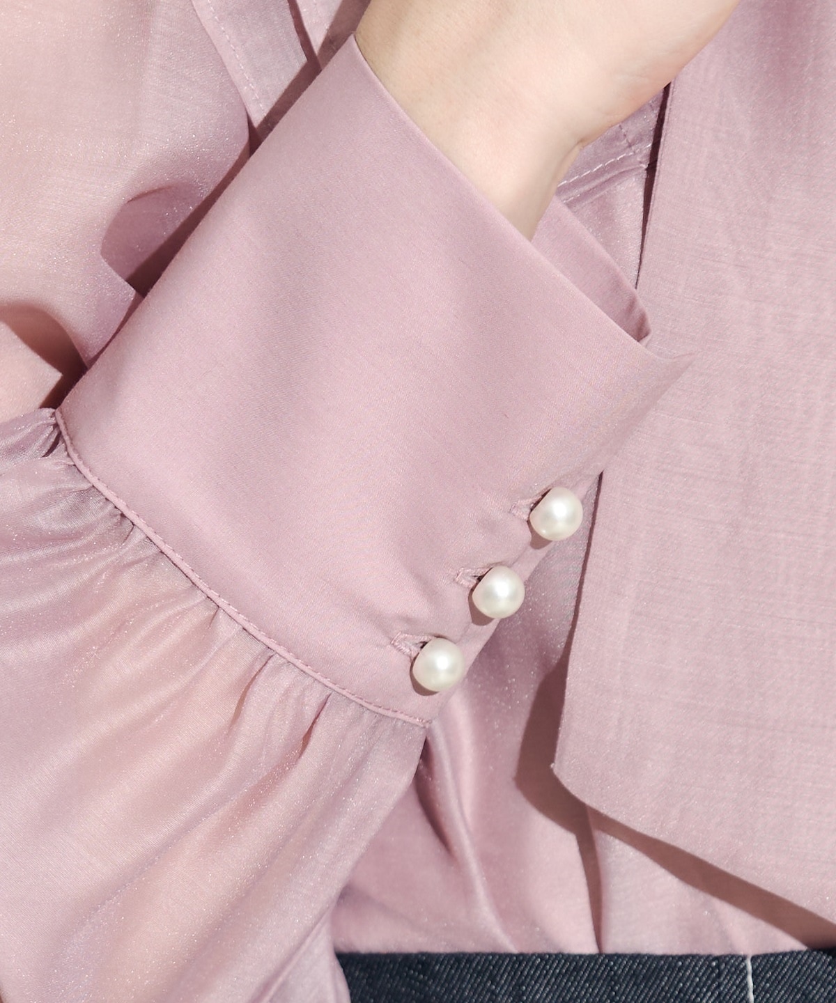 クレリックショルダータックフリルブラウス