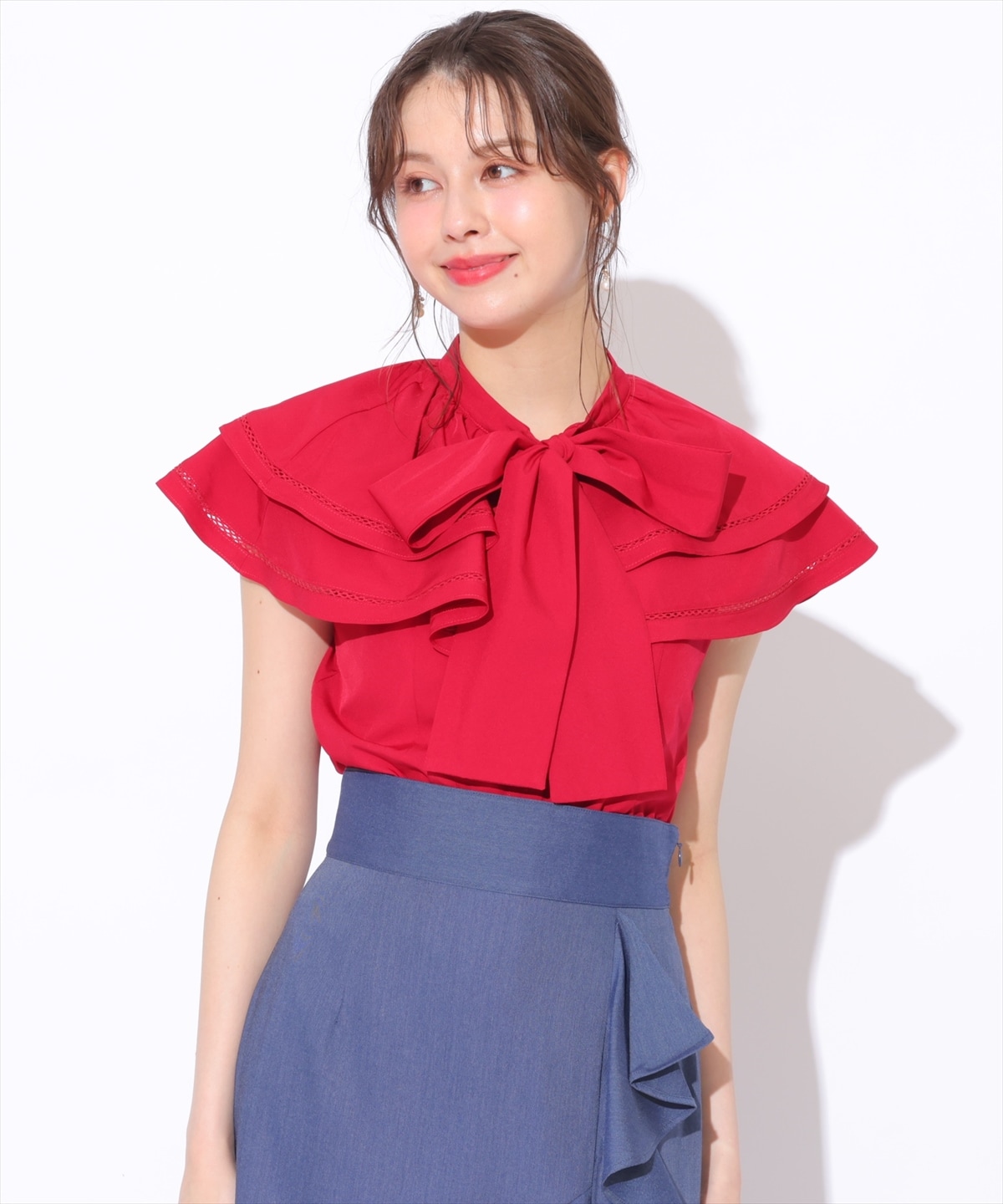 ラッフルカラーボウタイブラウス