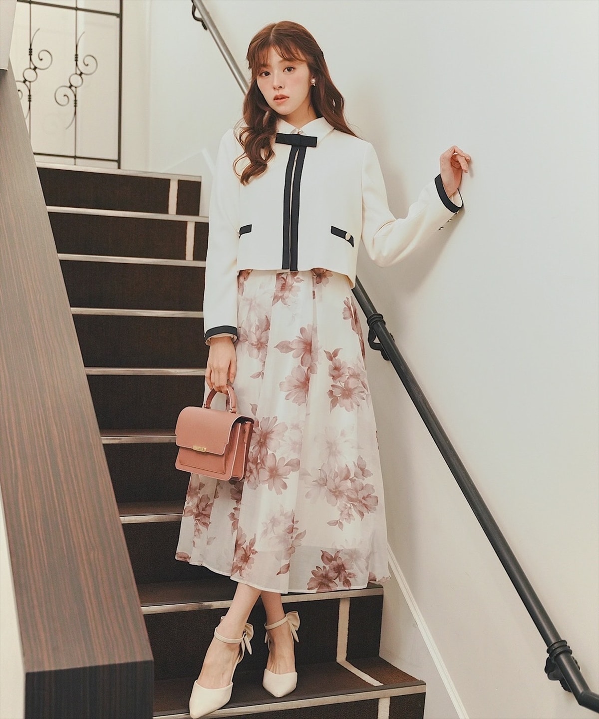 ノーカラーリボンジャケット