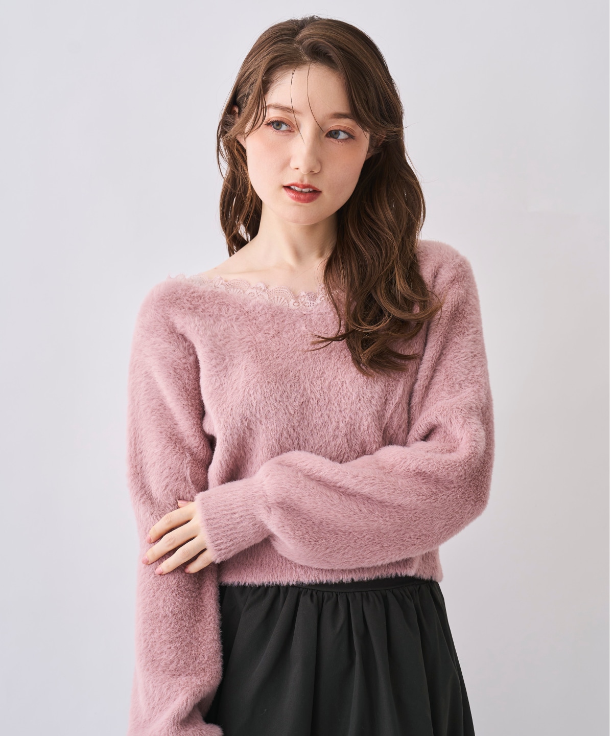 【12/5(Fri)発売開始】レースネックフェザーニット