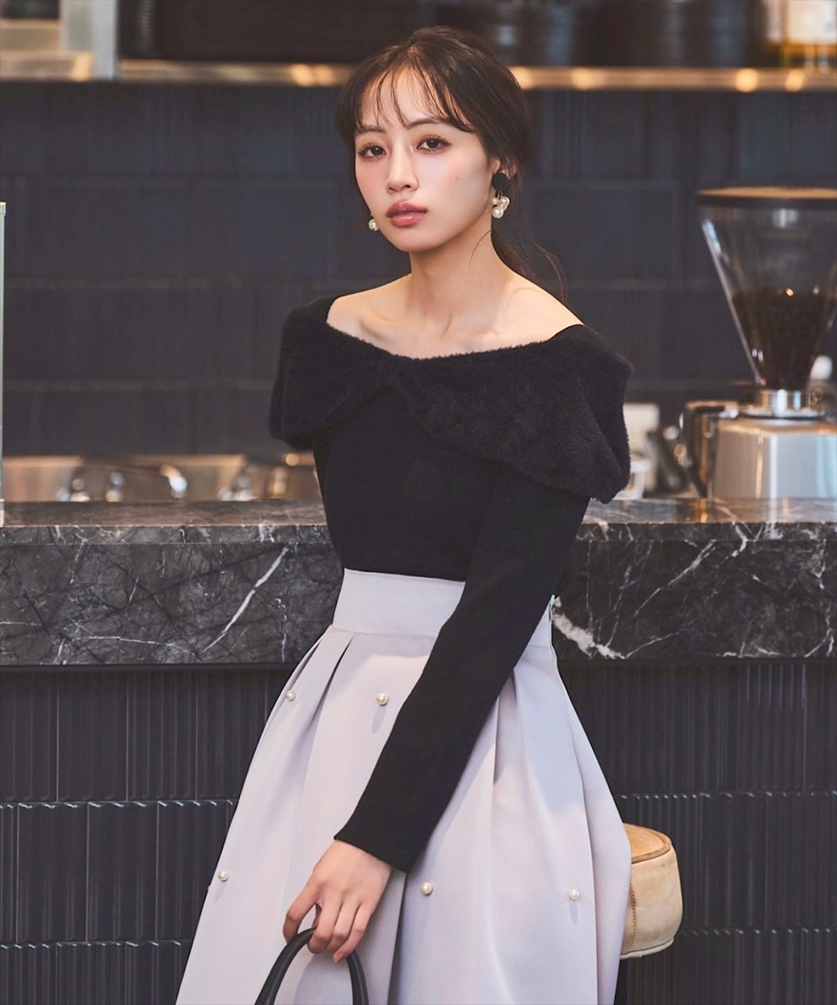 リボンオフショルフェザーニット