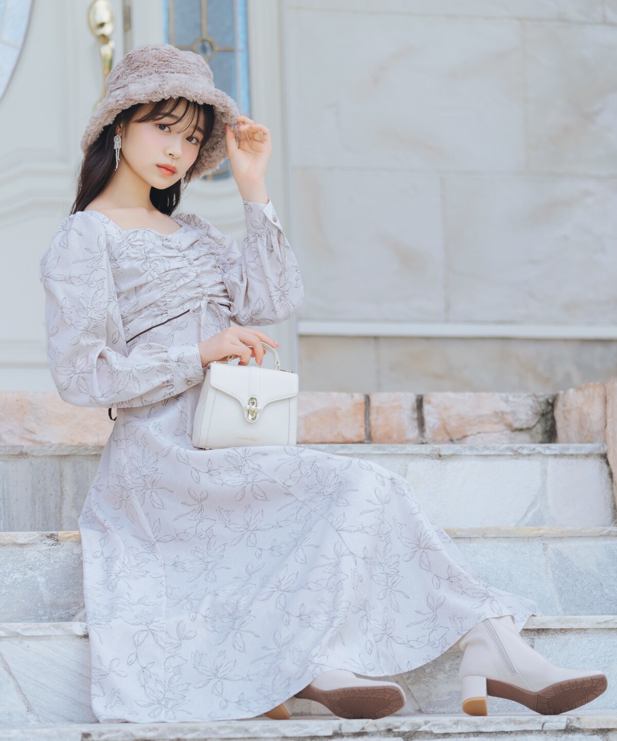 フラワープリントギャザーフレアワンピース