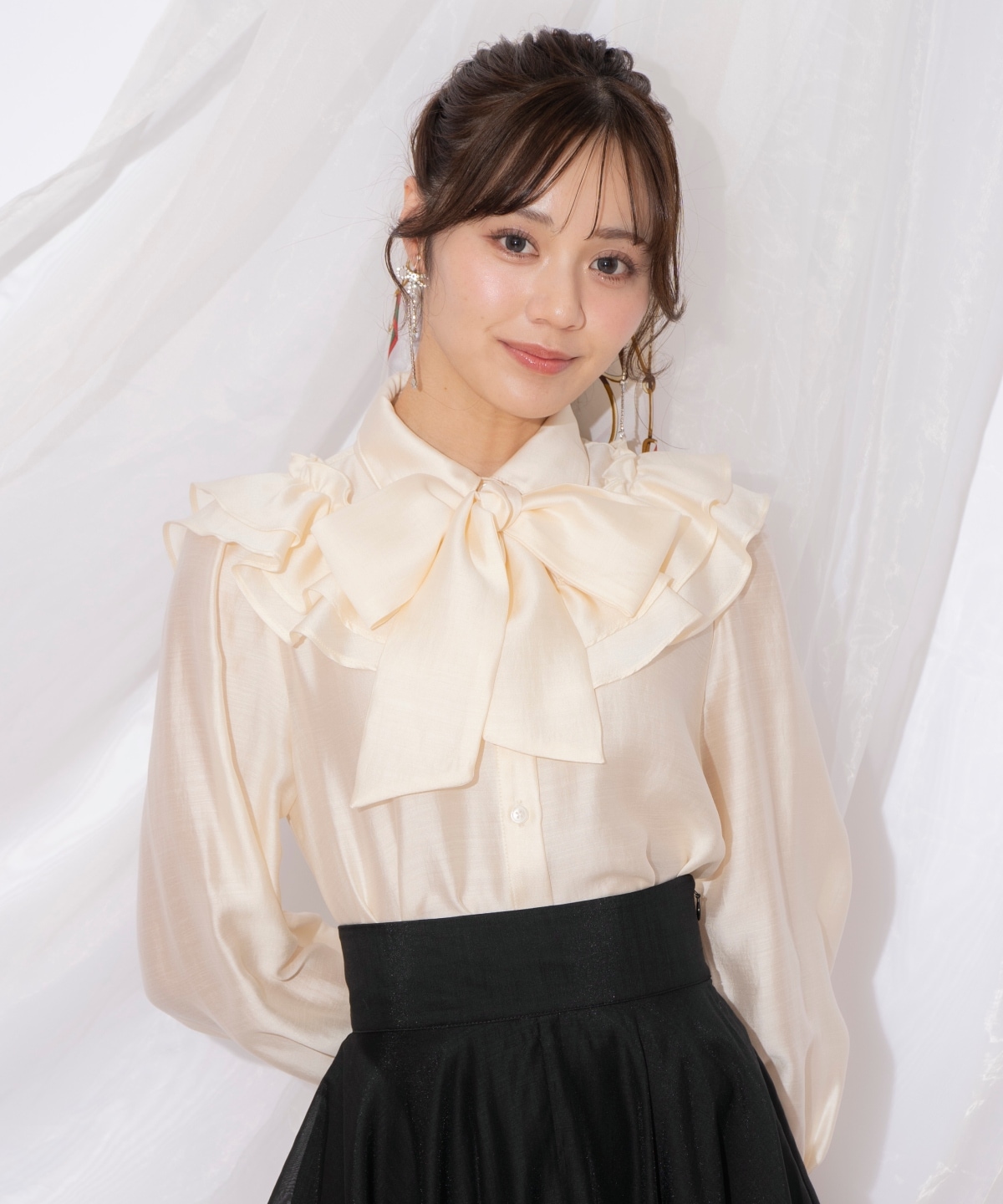ギャザーフリルボウタイブラウス
