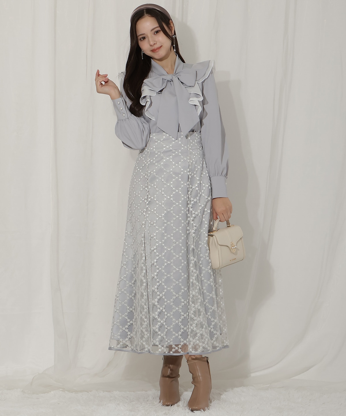 ラッフルボウタイブラウス