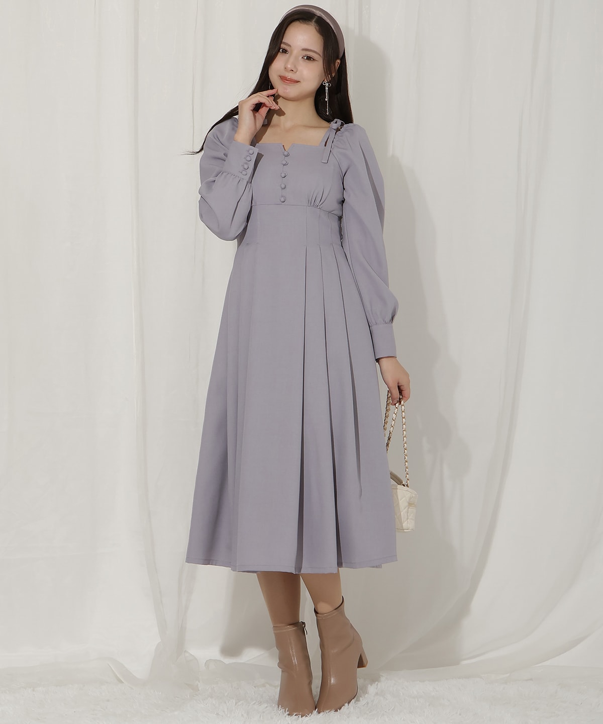 ショルダーリボンタックフレアワンピース