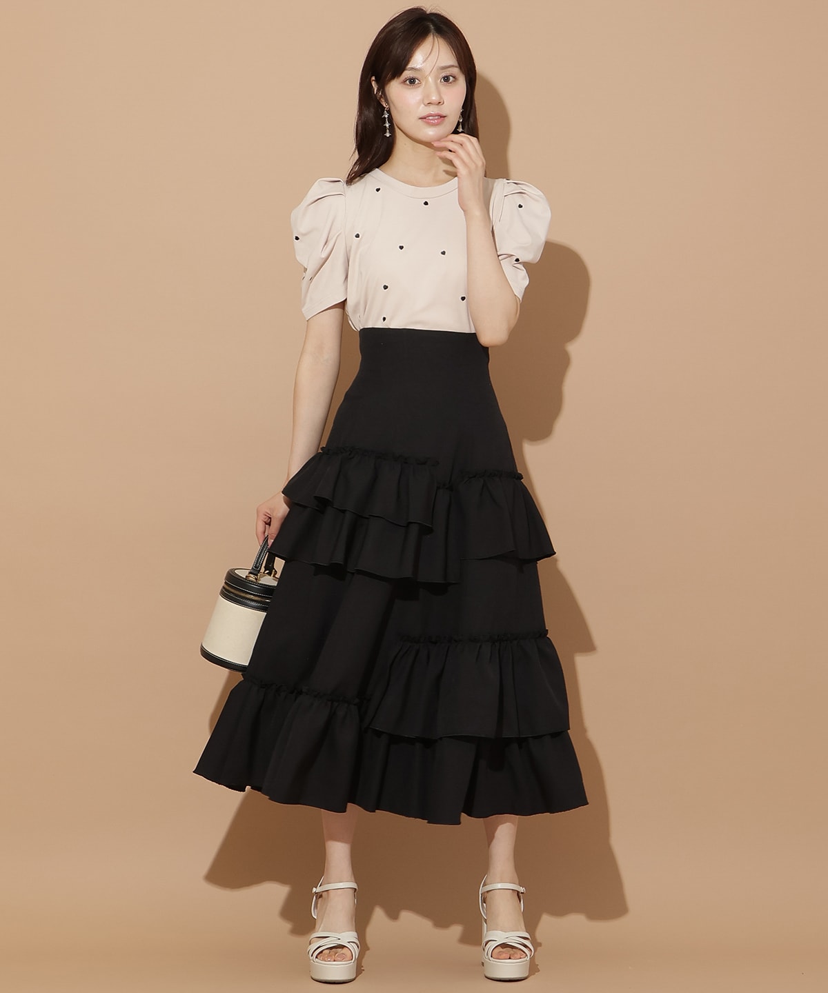 ハート刺繍タックスリーブTシャツ