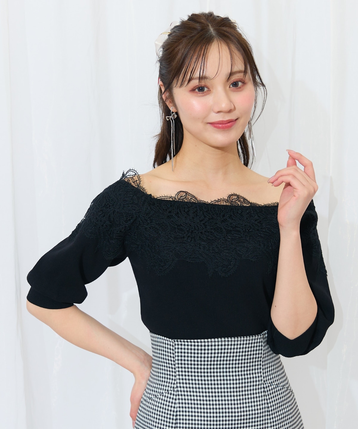 レーストリミング肩リボンニット