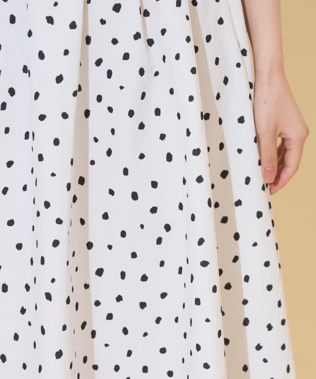 ダルメシアンプリントボリュームタックスカート