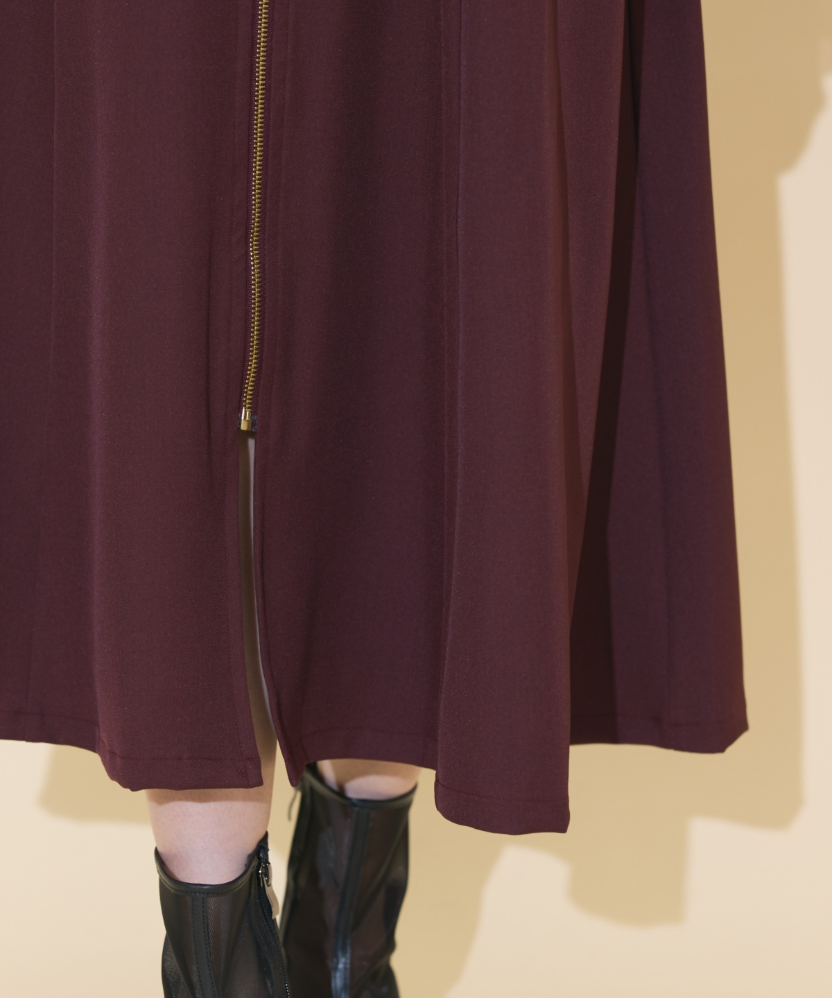 ショルダーリボンフロントZIPワンピース