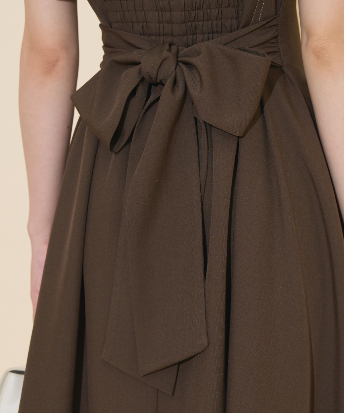 ラッフルスリーブバックリボンワンピース