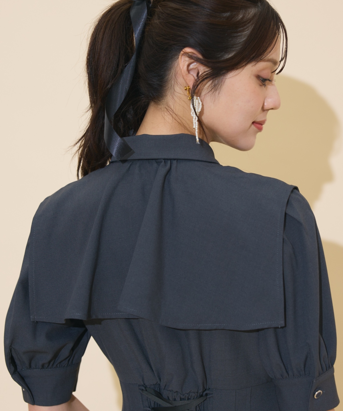 スクエアラッフルシャツワンピース