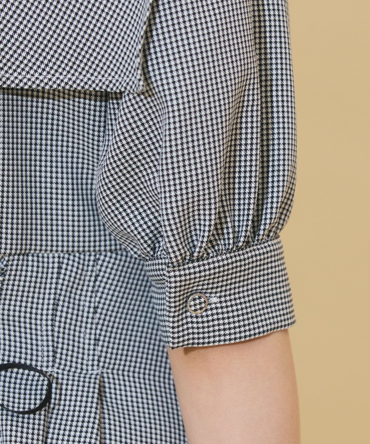 スクエアラッフルシャツワンピース