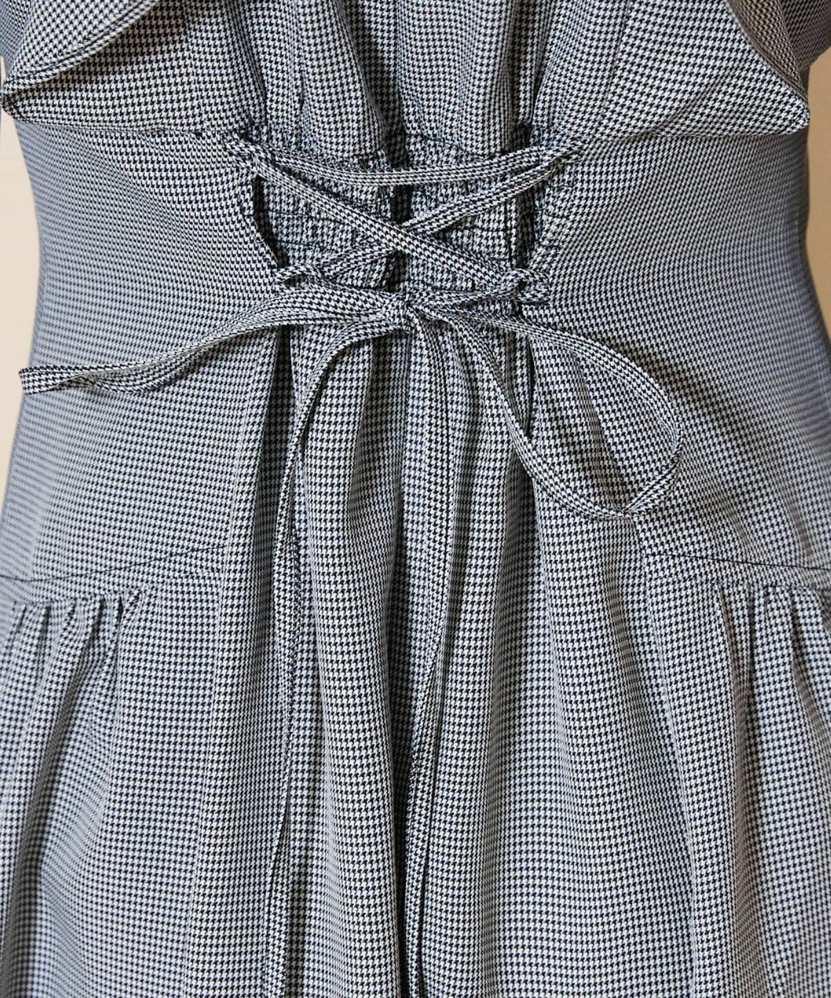 ネックリボンギャザー切り替えワンピース