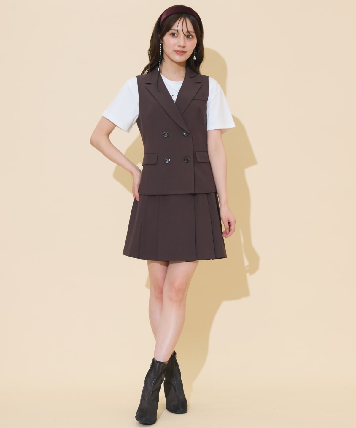 ダブルボタンショートジレ