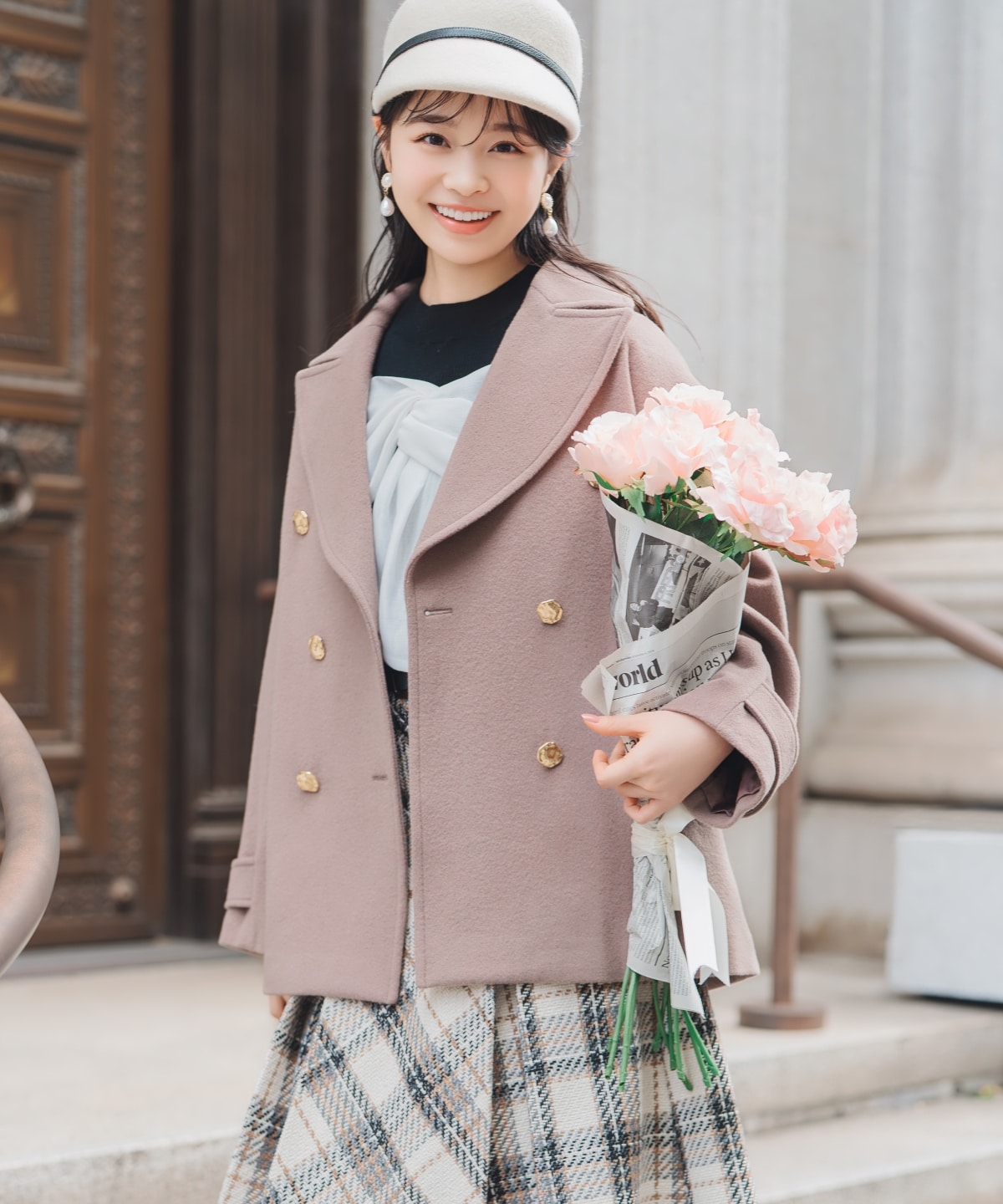 ゴールドボタンミドル丈Pコート