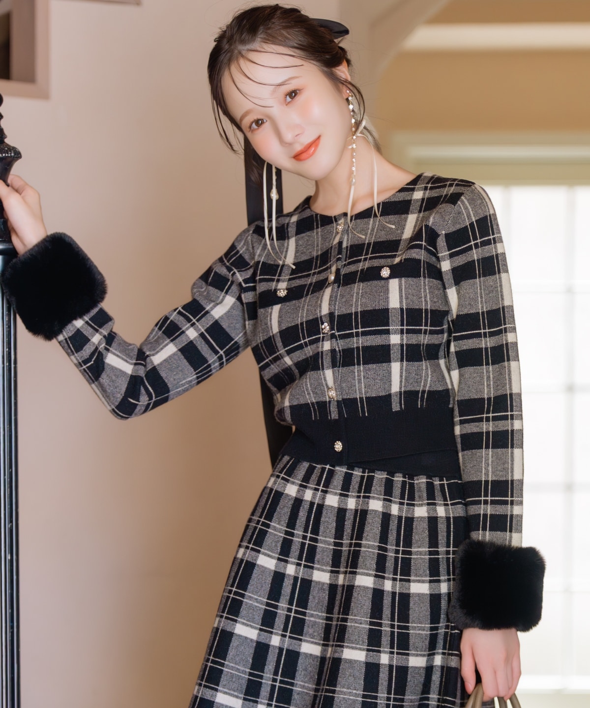 【新色追加】チェック柄ファーカフスカーディガン