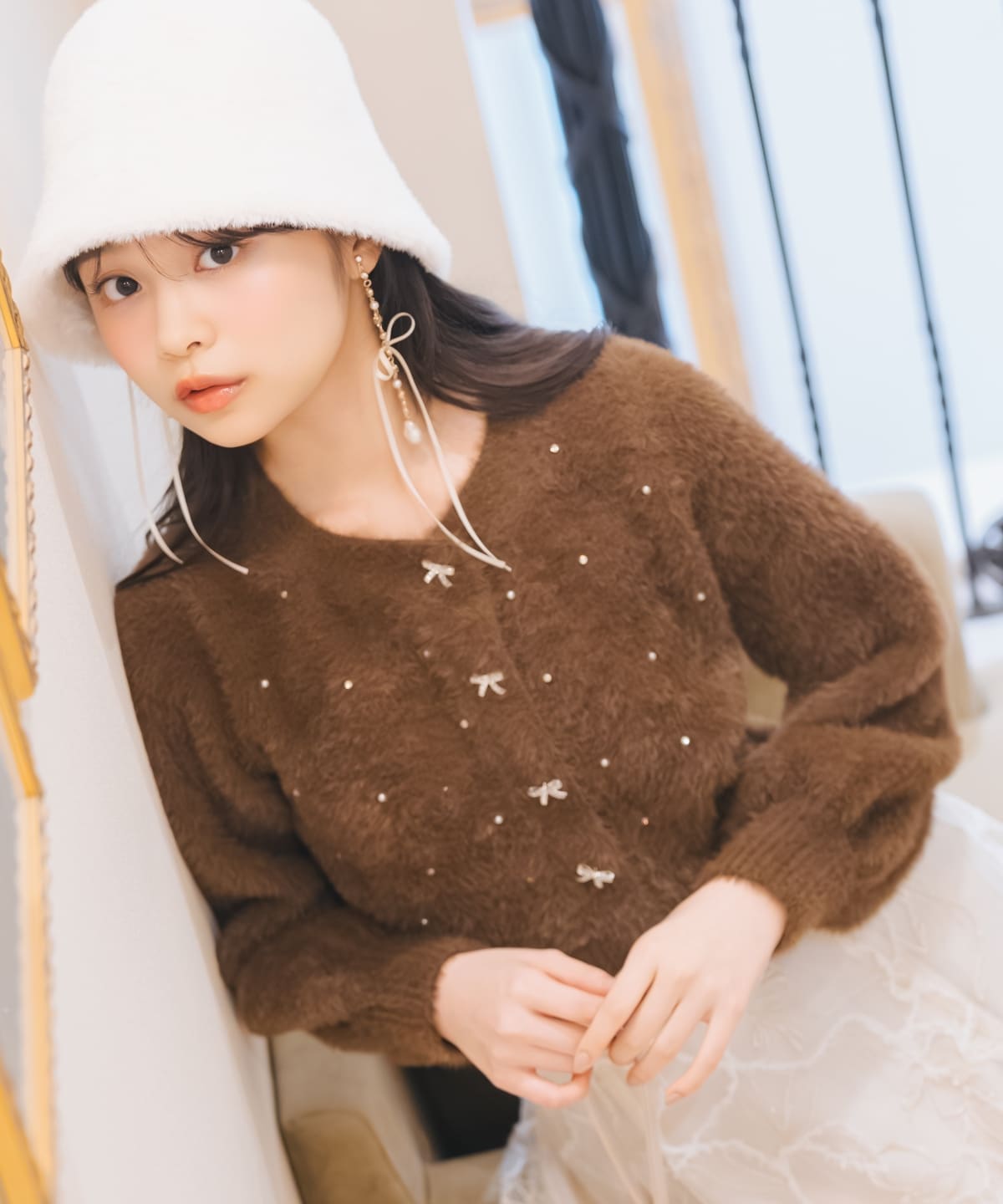 パール＆ビジューフェザーカーディガン