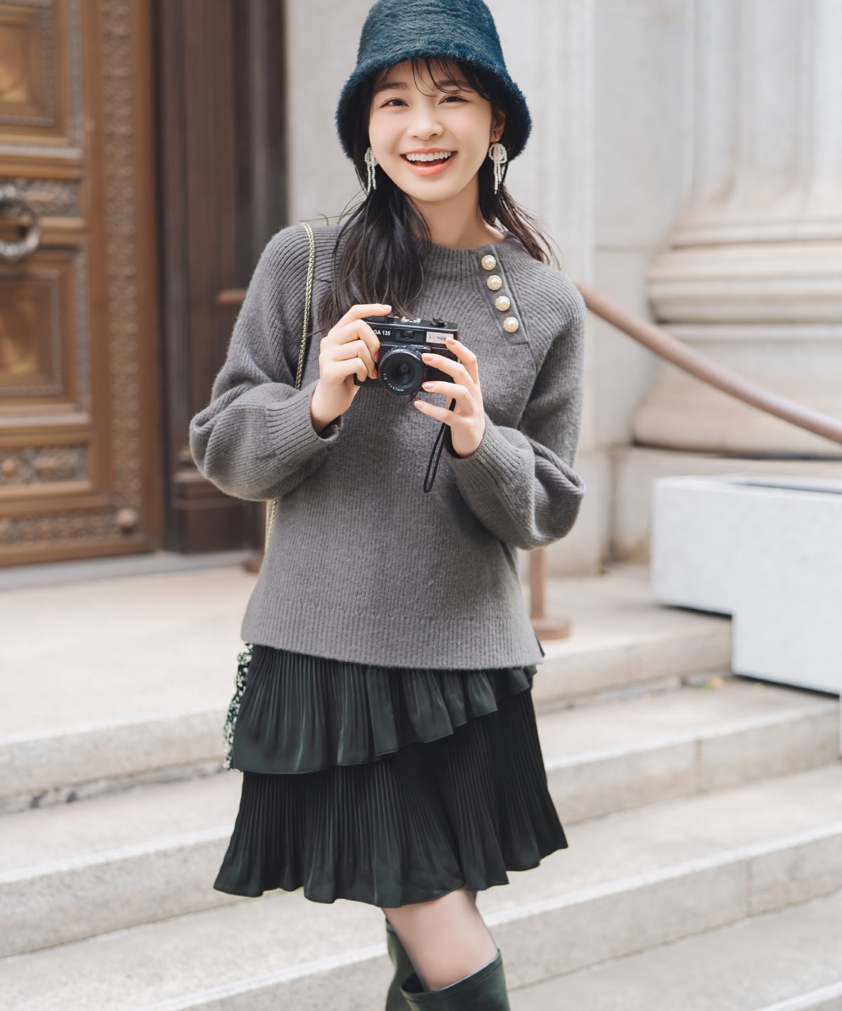 【KNIT PLEATS SET series】アソートボタンデザインニット