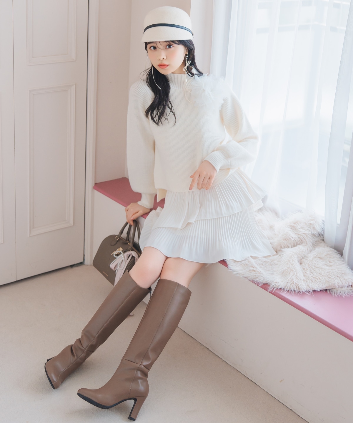 【KNIT PLEATS SET series】フラワーモチーフボトルネックニット