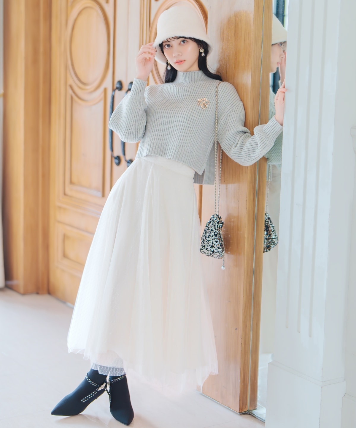 【12/5(fri)10時発売】ブローチ付きクロップドラメニット