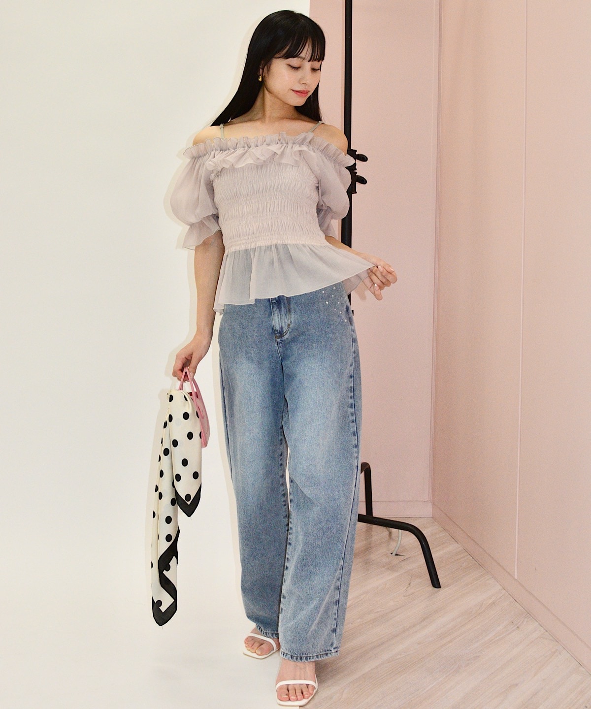 シャーリングペプラムブラウス