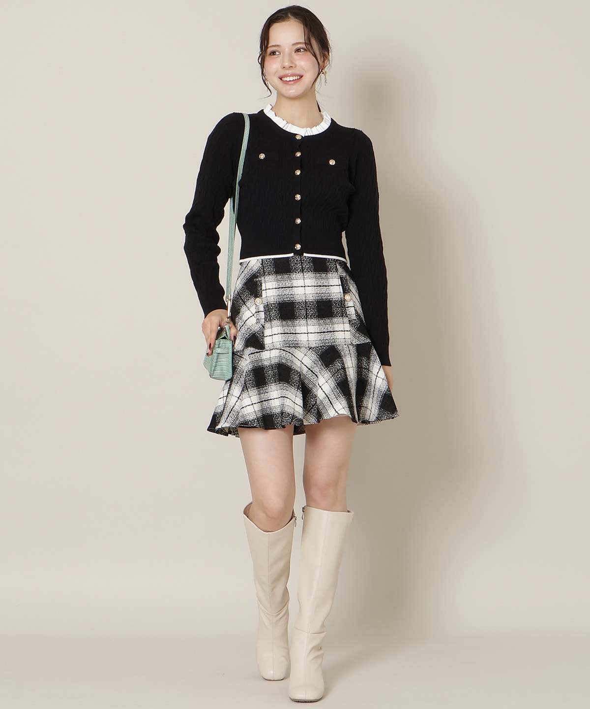 フリルレイヤードケーブルニット