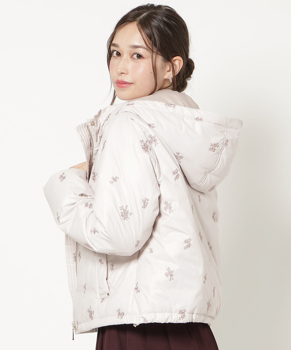 小花刺繍ショートダウン