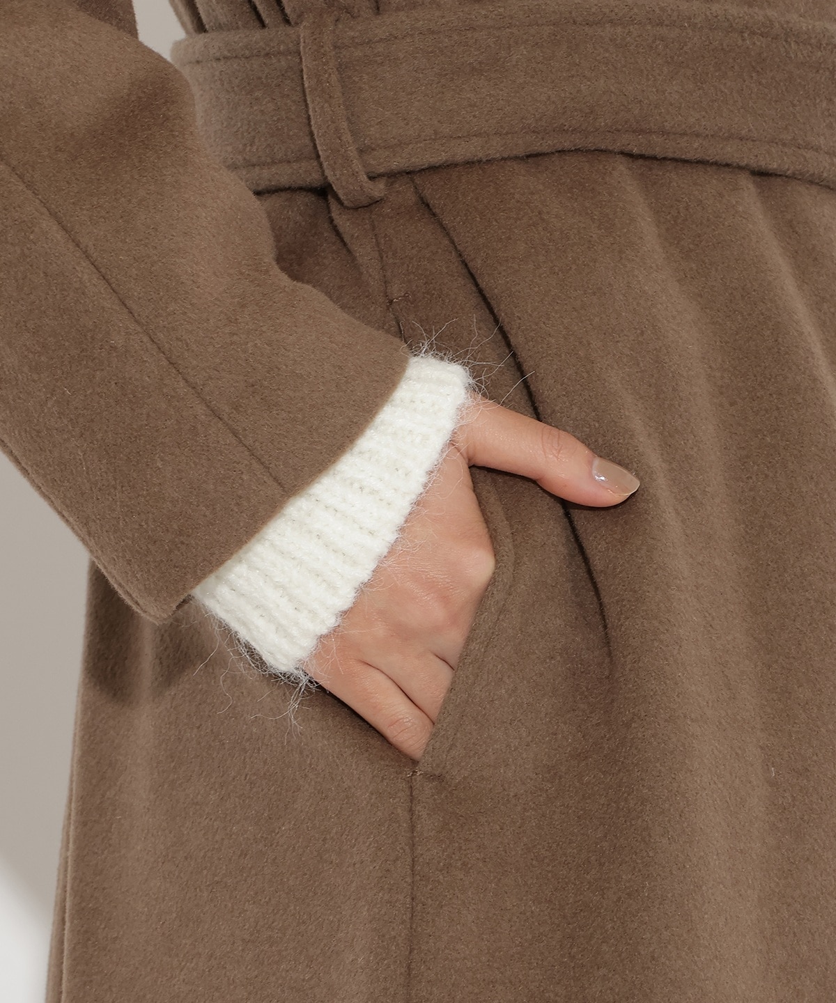 ケープカラーロングコート