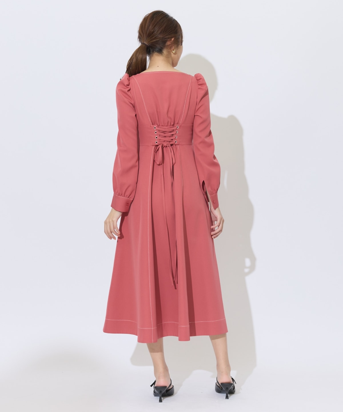 デコルテあき配色ステッチワンピース