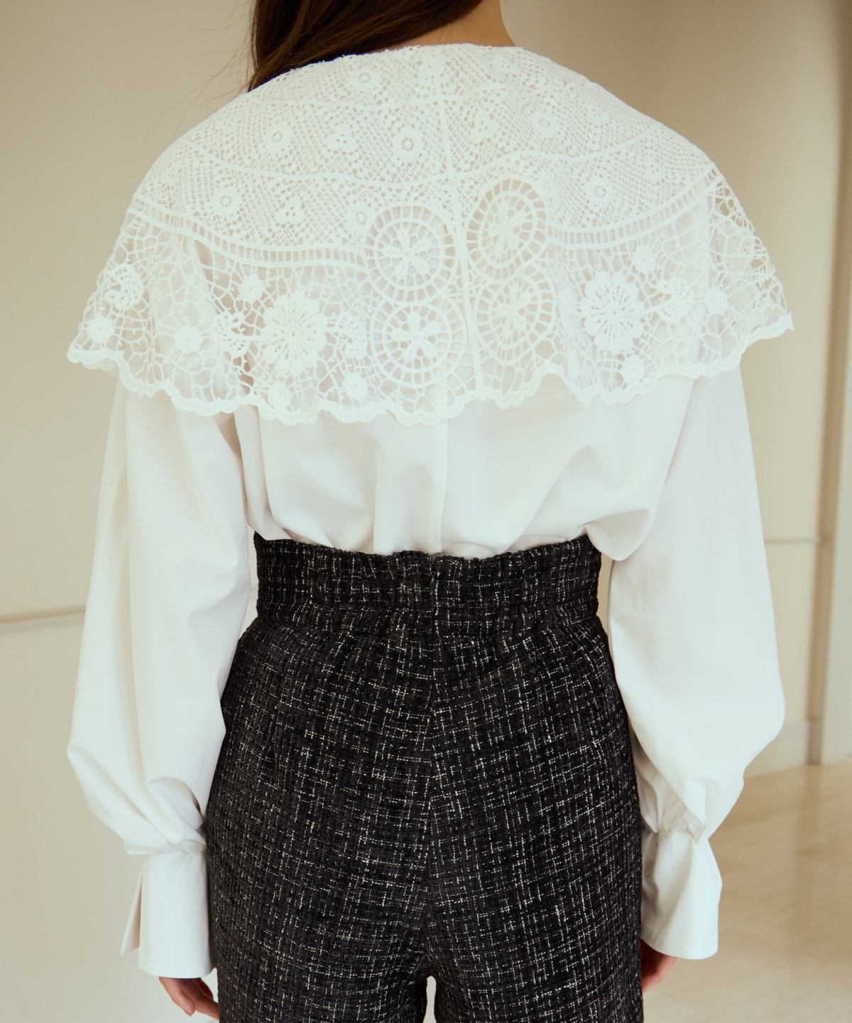 レースカラーブラウス
