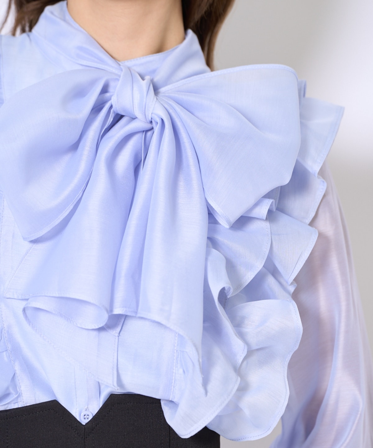 ボウタイフリルシアーブラウス