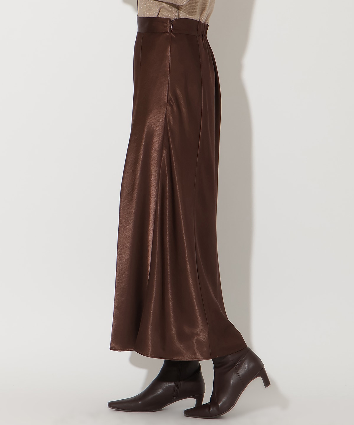 サテンバイアススカート