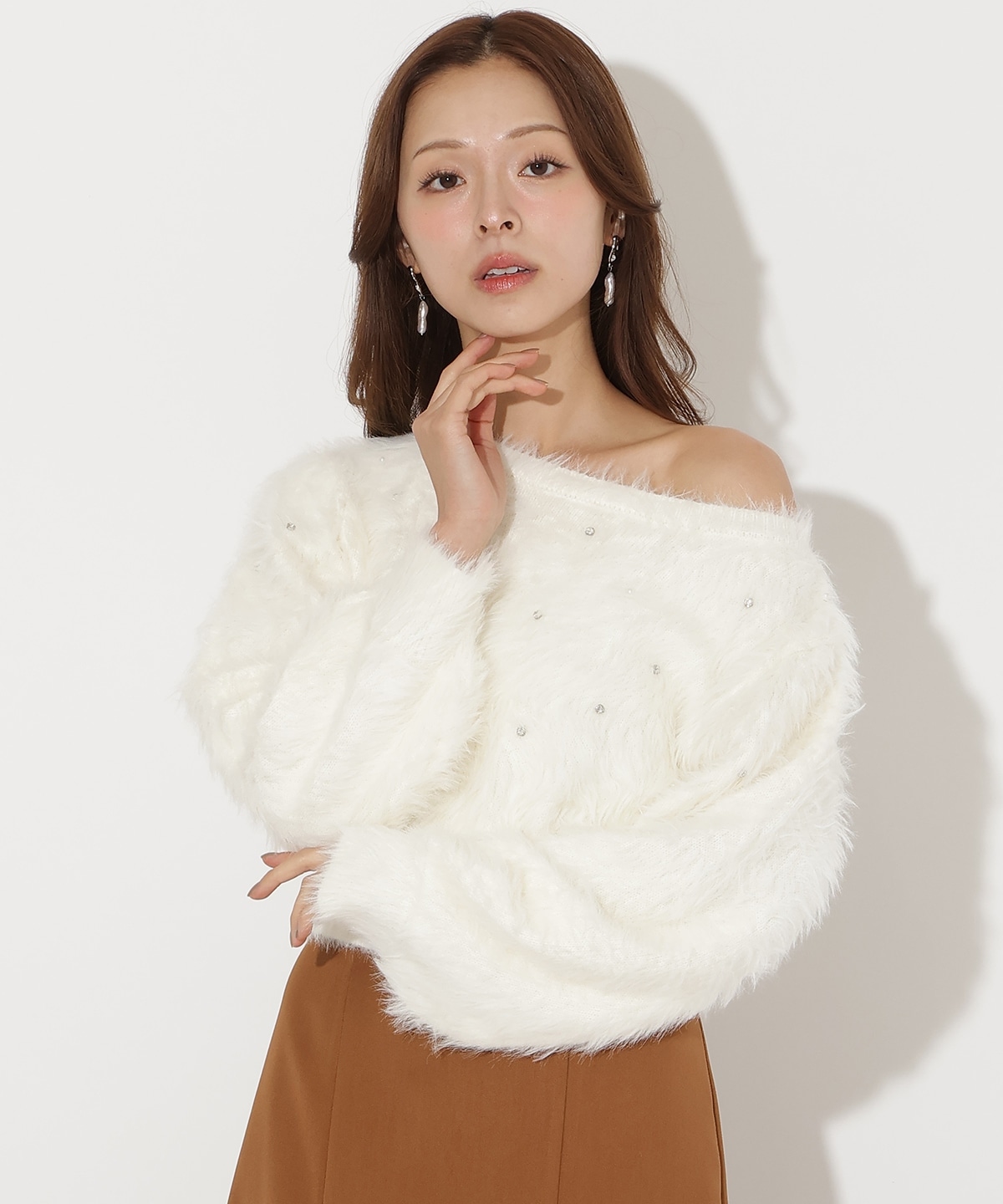 ビジューフェザーニットプルオーバー