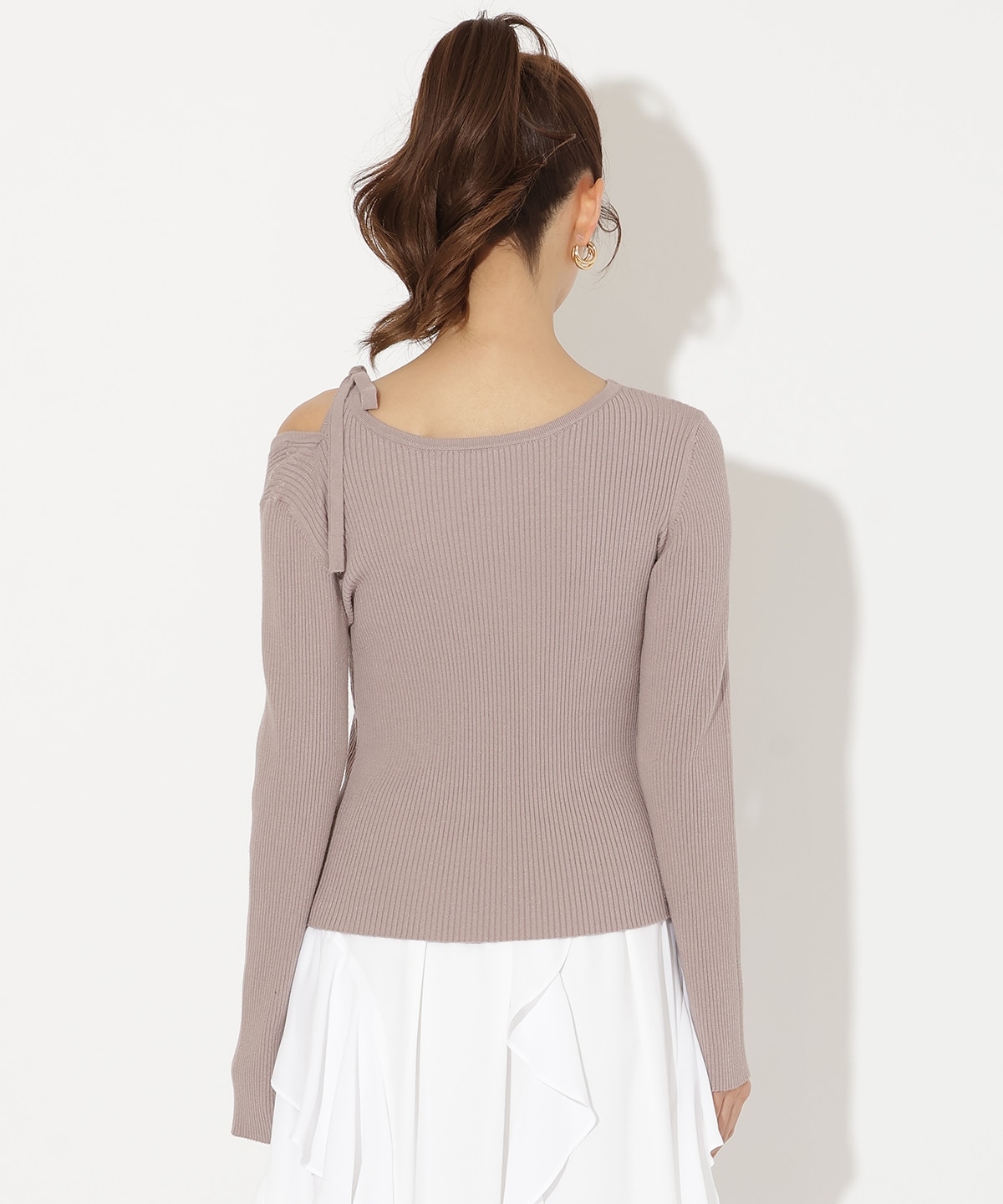 【先行予約受付中】アシメリボンスリットプルオーバー