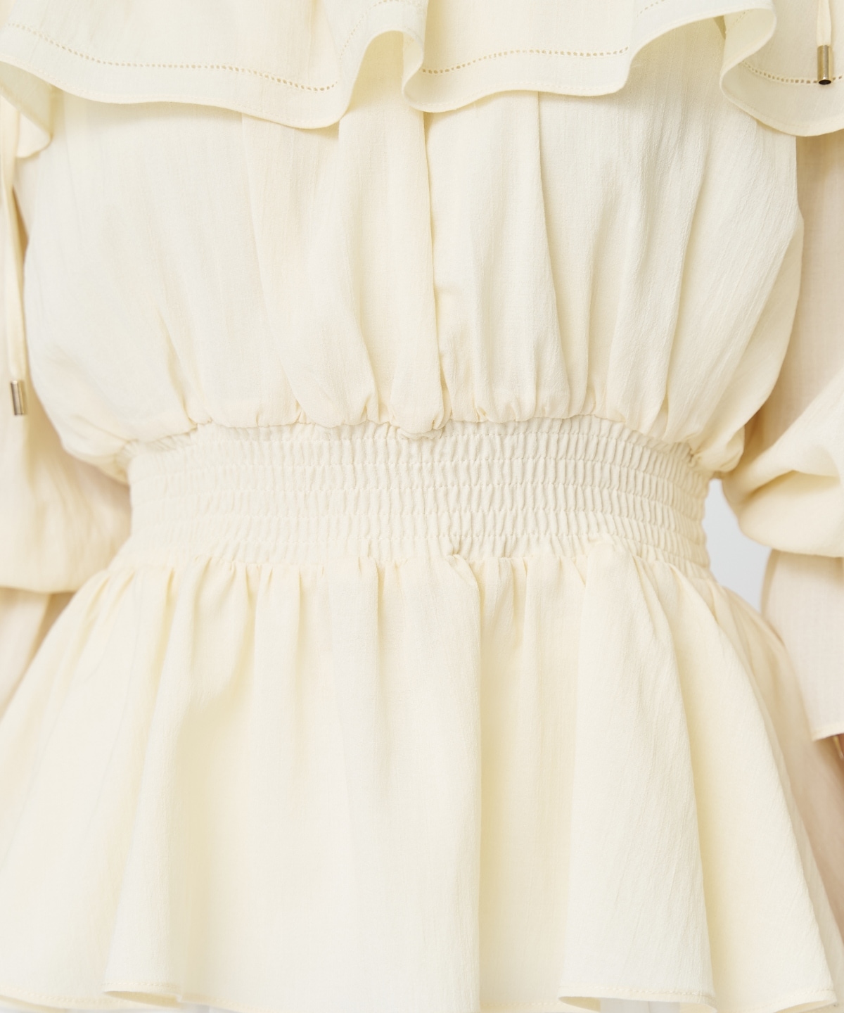 【先行予約受付中】オフショルフリルブラウス