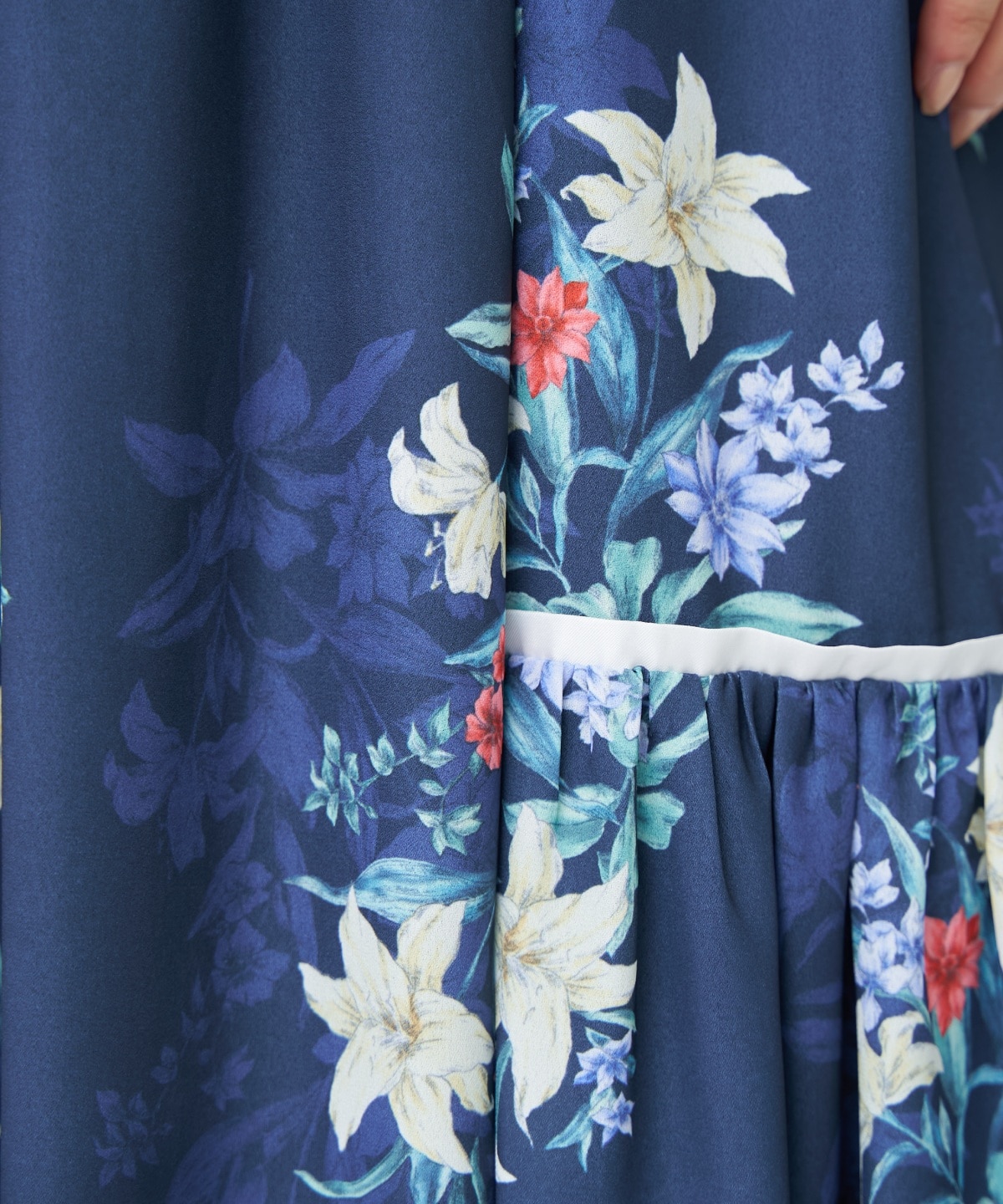 【先行予約受付中】シャドーフラワーブーケワンピース