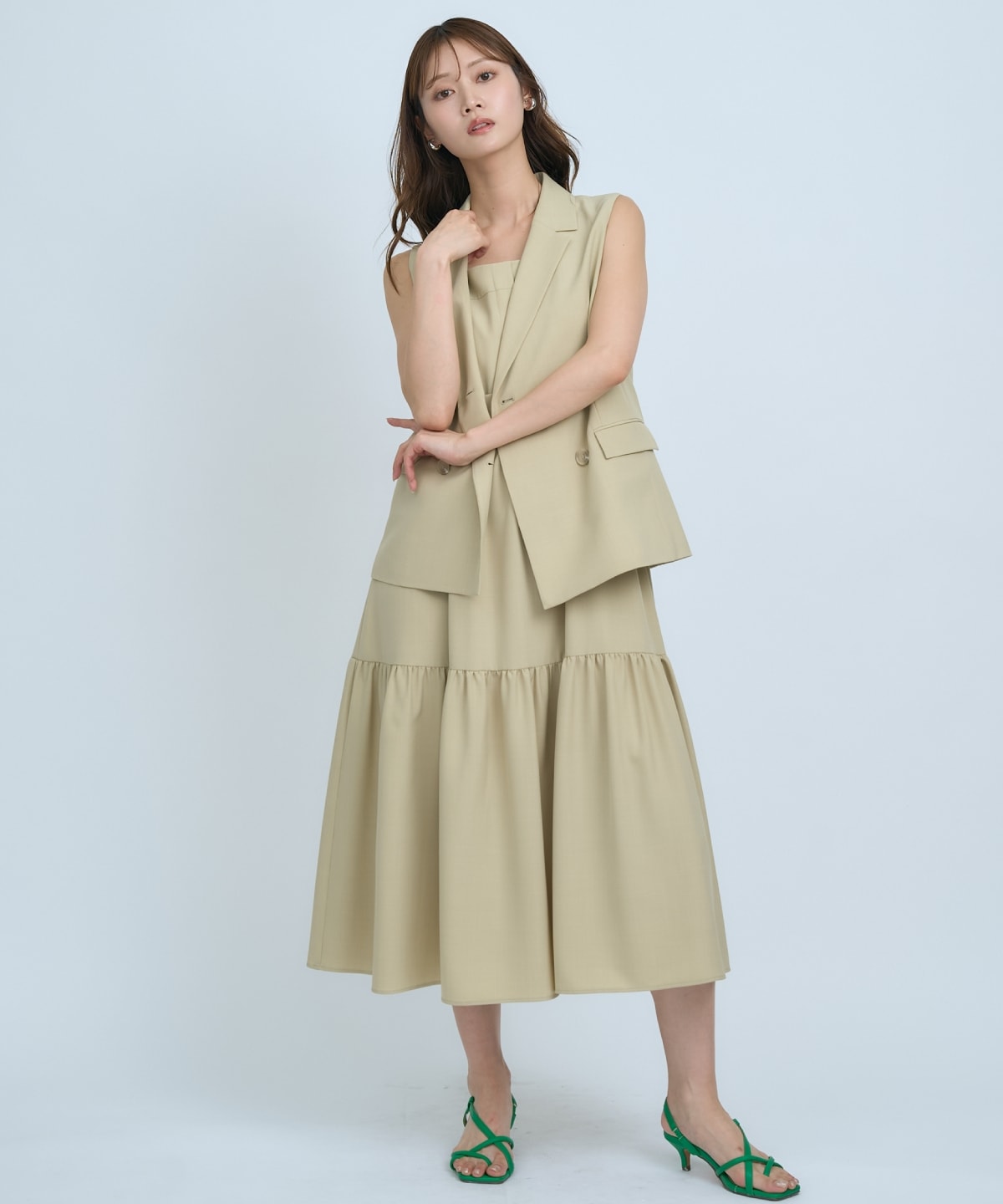 テーラードジレ×ティアードキャミワンピース