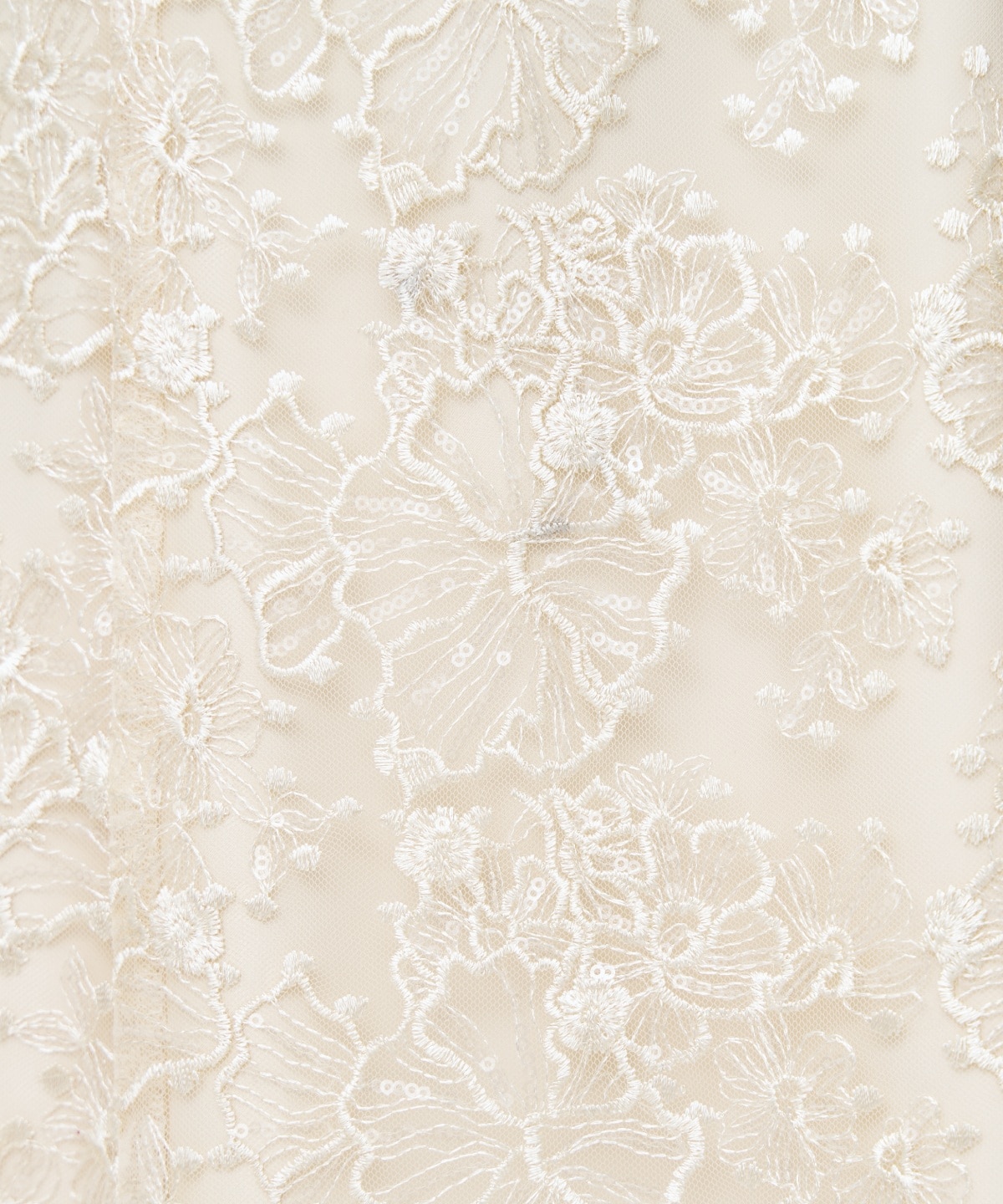 チュールレイヤードスパンコールドレス