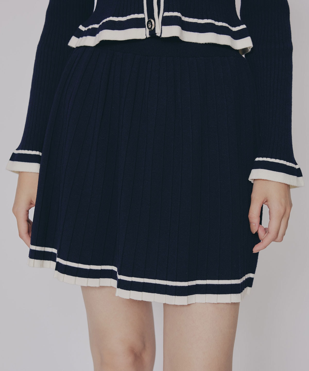 ラインスキームニットカーディガン×スカートセットアップ