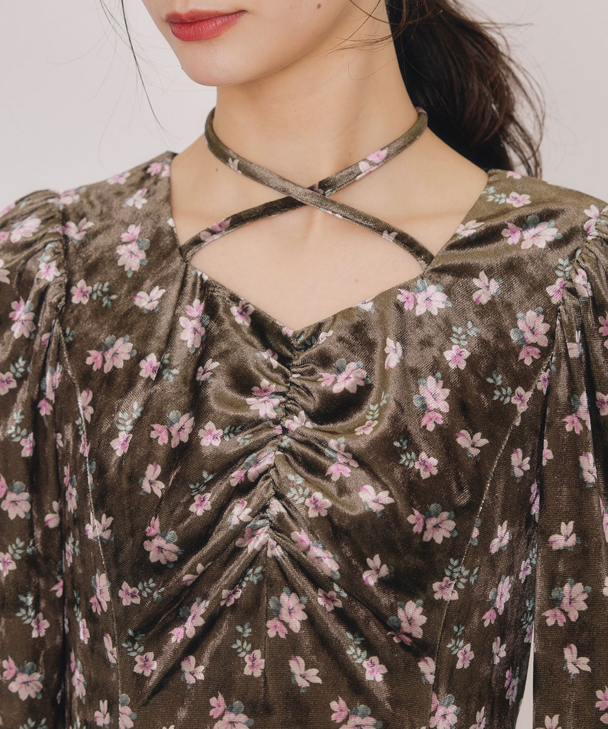 クロスリボンフラワーベロアロングワンピース