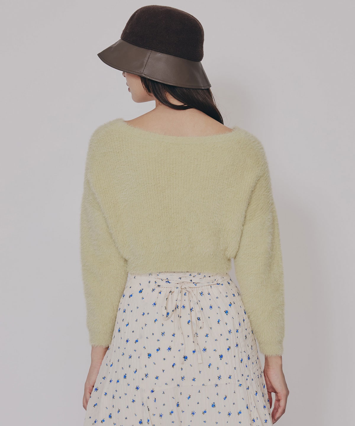 フェザーヤーンビジューボタンカーディガン