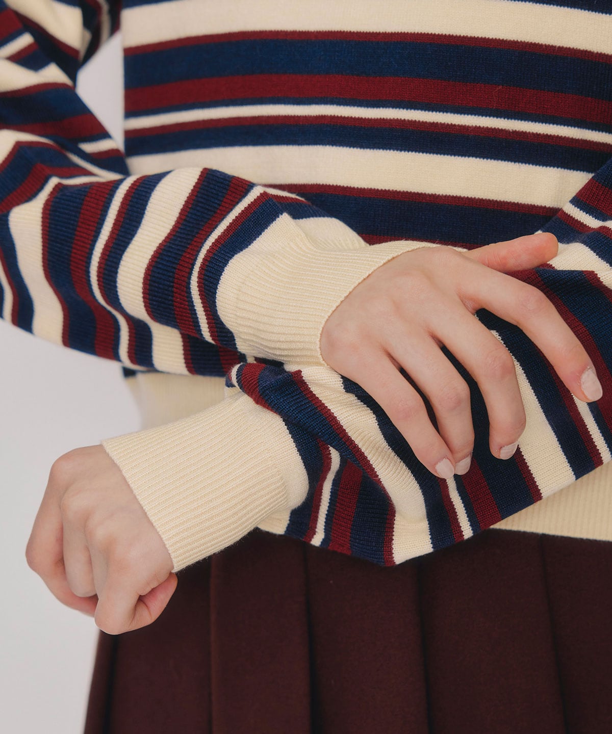 マルチボーダーロゴニットプルオーバー