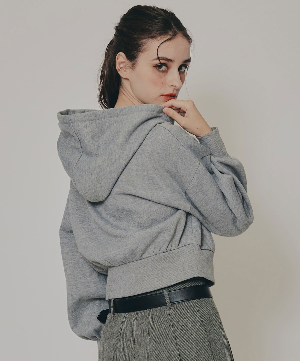 Azelyコンパクトフーディ