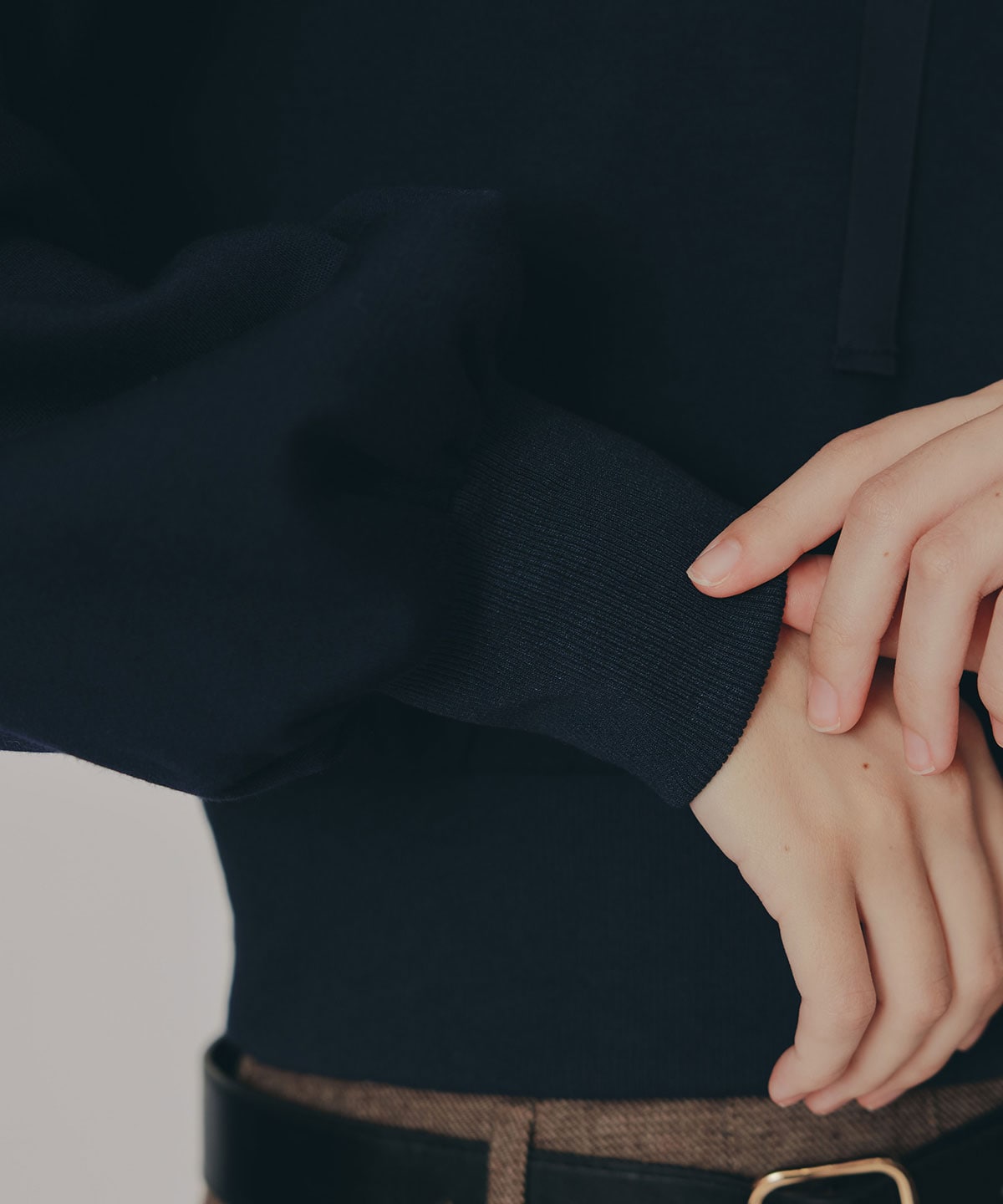 Azelyコンパクトフーディ