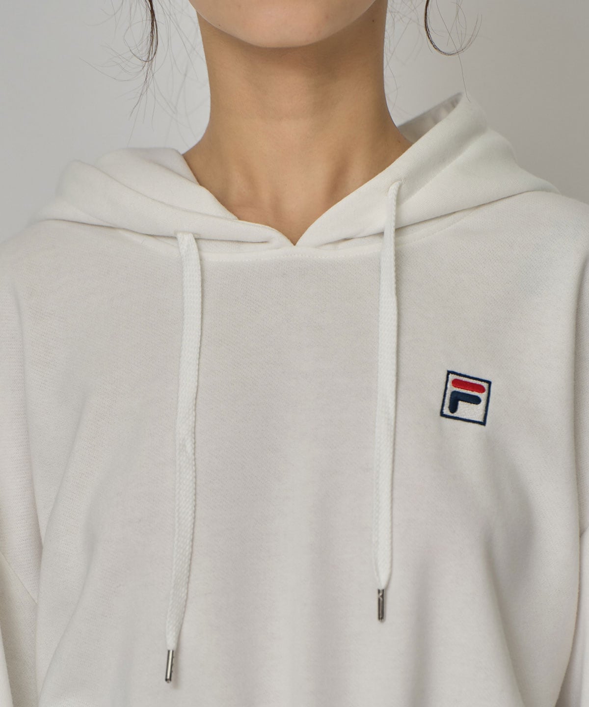 ［FILA×REDYAZEL］サガラロゴコンパクトフーディ