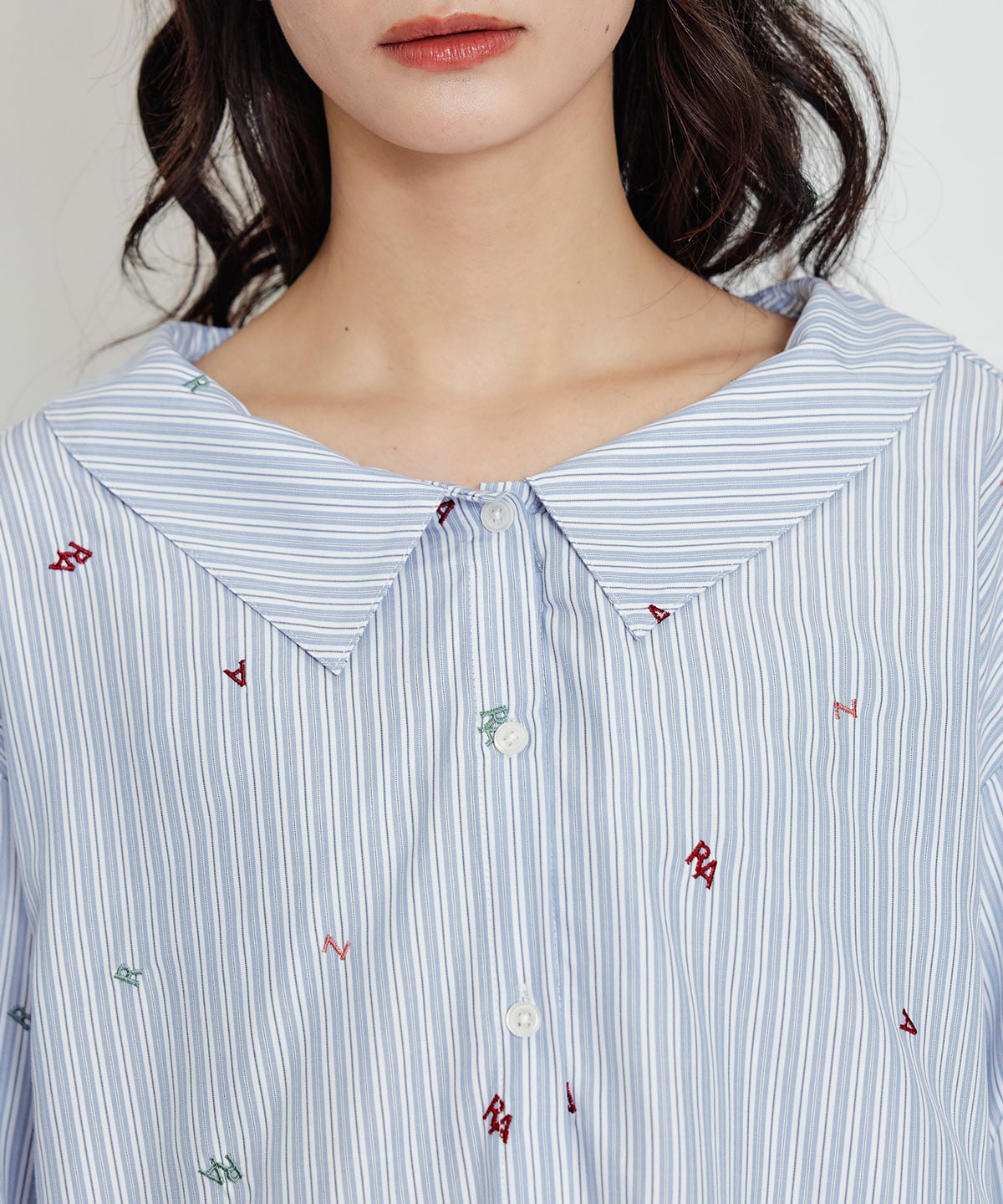 【セットアップ可能】REDYAZELアルファベットロゴ刺繍2WAYシャツブラウス