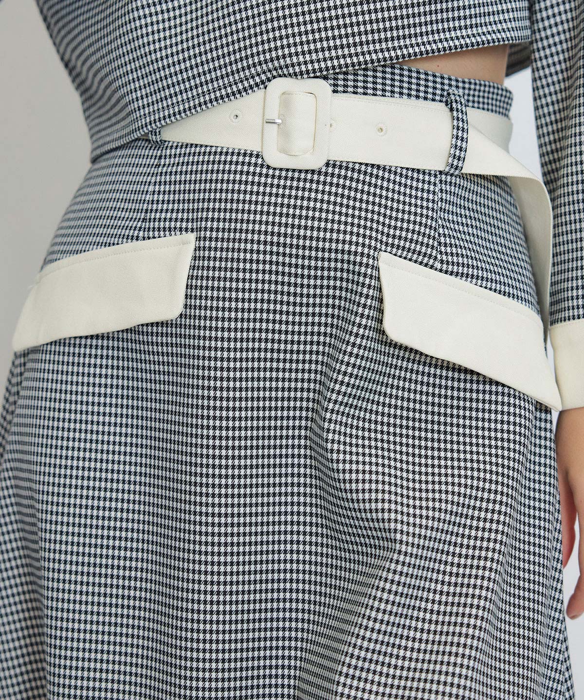 ビジューカラーコンパクトブラウス×バイカラーロングフレアスカートセットアップ