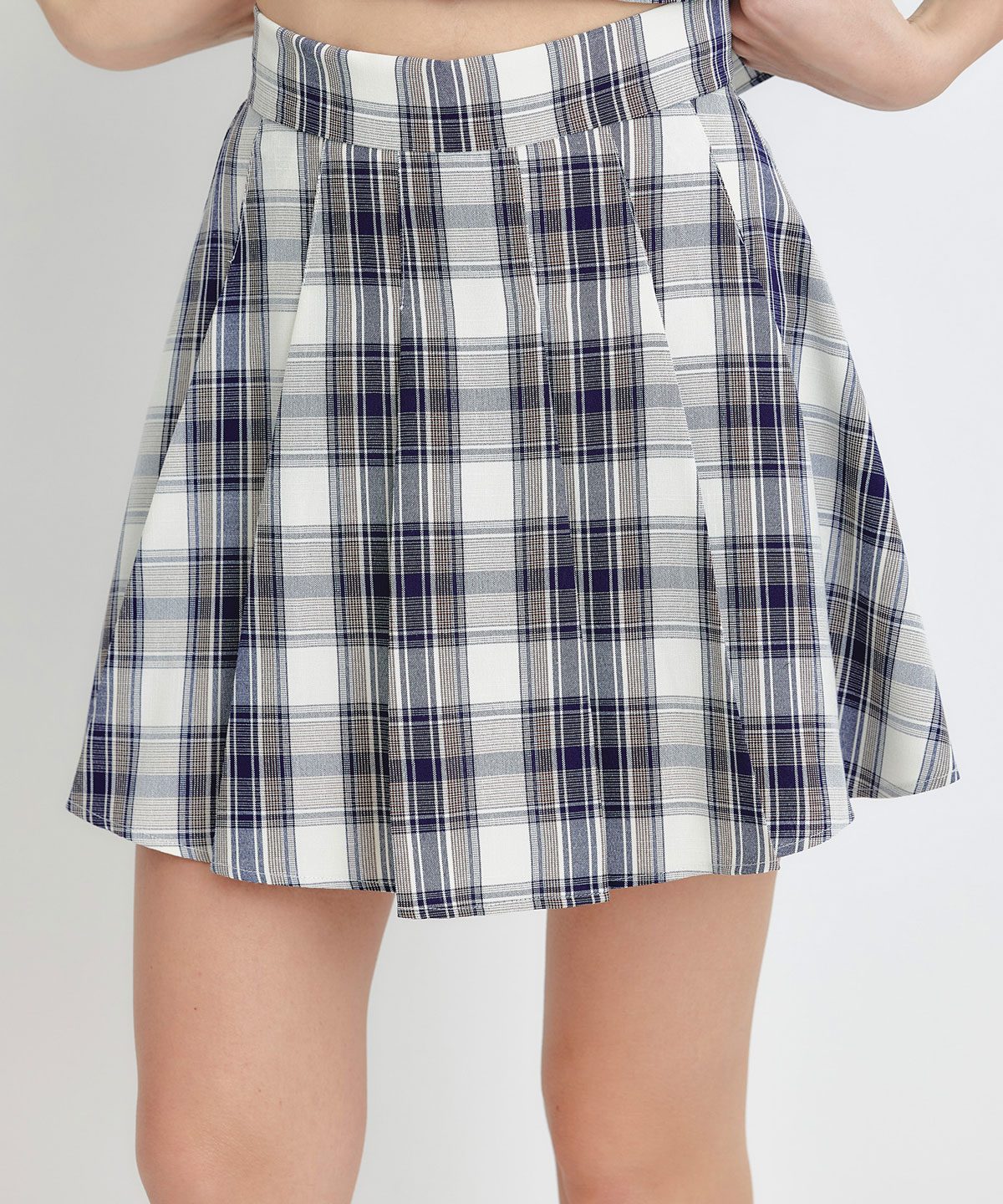 ロゴブローチブラウス×チェックプリーツミニスカートセットアップ